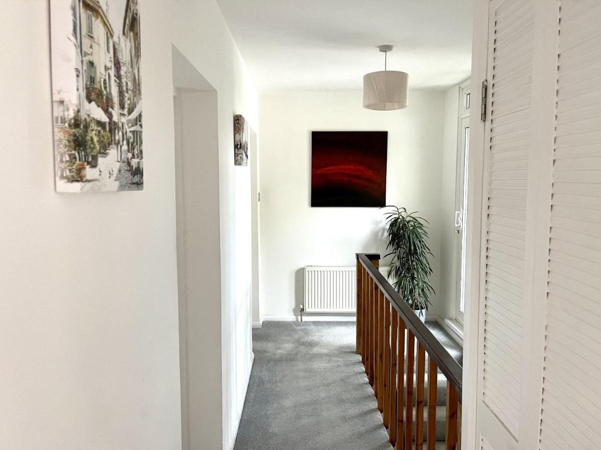 Beautiful 3-Bed Apartment At Swiss Cottage London Eksteriør billede