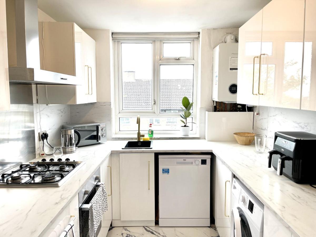 Beautiful 3-Bed Apartment At Swiss Cottage London Eksteriør billede